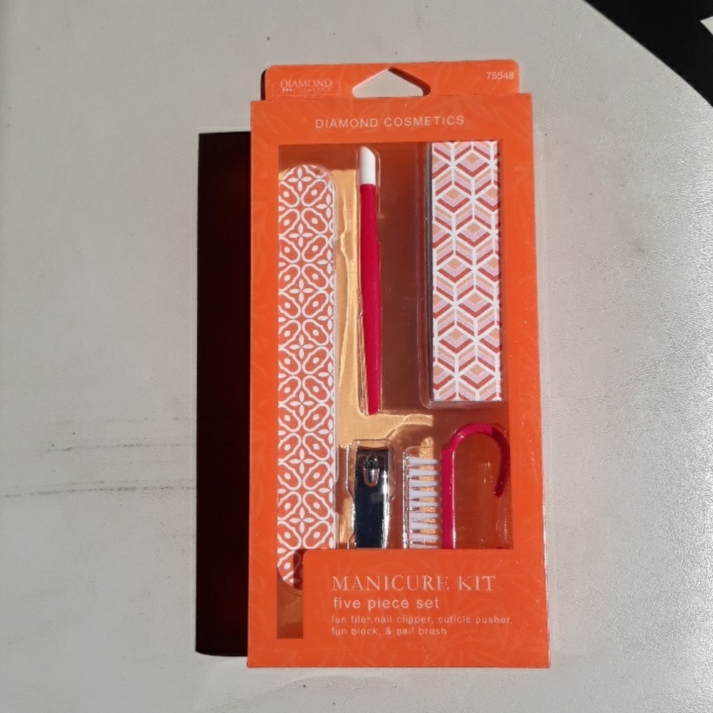 Manicure Kit Five Piece Set *NWT*